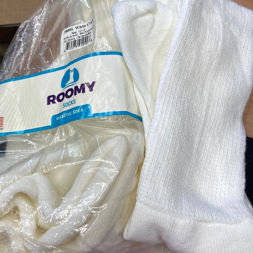 E396 New Roomy Men's Diabetic Socks 5 pr  (open bag) 10-13 Made in USA